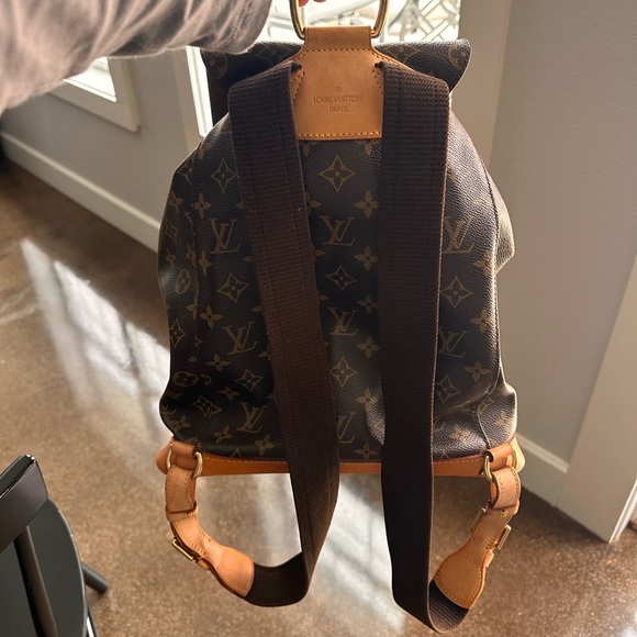 Louis Vuitton Montsouris GM in great condition! - Picture 2 of 14